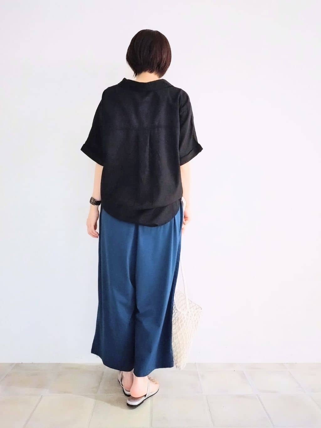 miomioさんの「SHOO･LA･RUE｜【S-LL/UV/接触冷感/抗菌防臭】体型を自然にカバー フレンチリネンブレンド襟付ドルマンシャツ」を使ったコーディネート