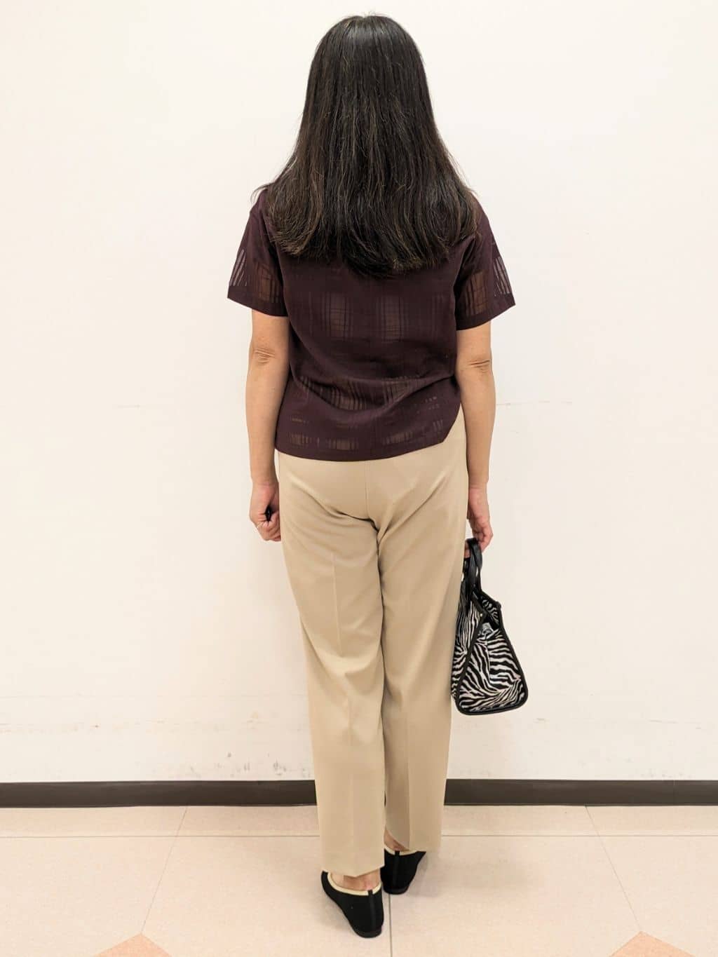 ともさんの「UNTITLED｜【はっ水/後ろウエストゴム/洗える】ストレッチテーパードパンツ」を使ったコーディネート