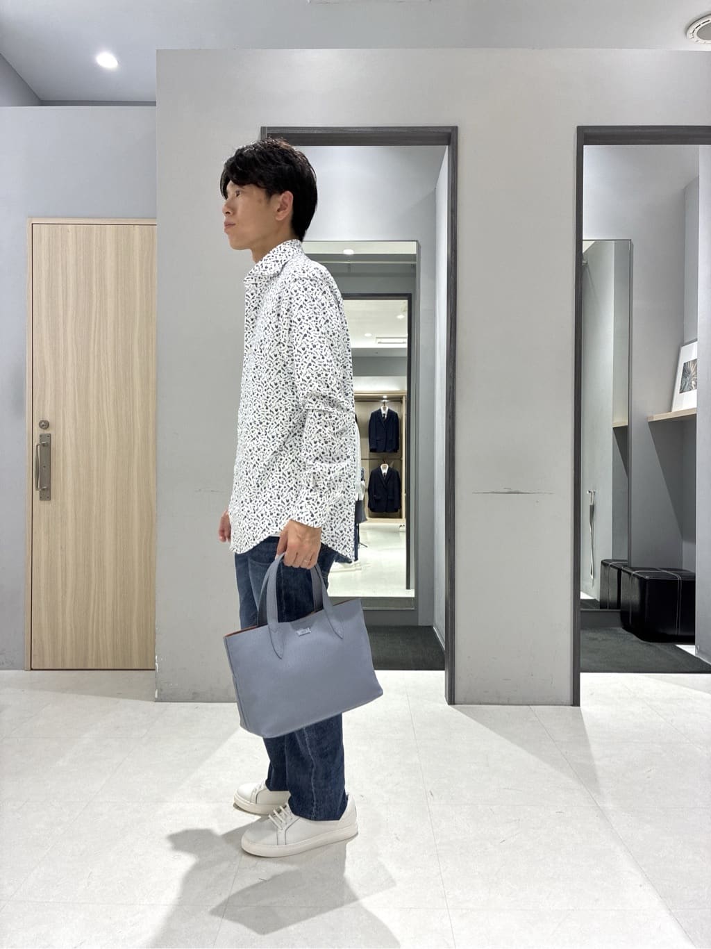 わいずみさんの「TAKEO KIKUCHI｜クールマックス 鹿の子 フラワープリントシャツ」を使ったコーディネート