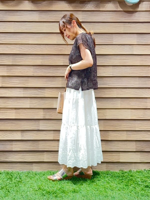 himiさんの「SHOO･LA･RUE｜【2点セット】刺繍レーストップス」を使ったコーディネート