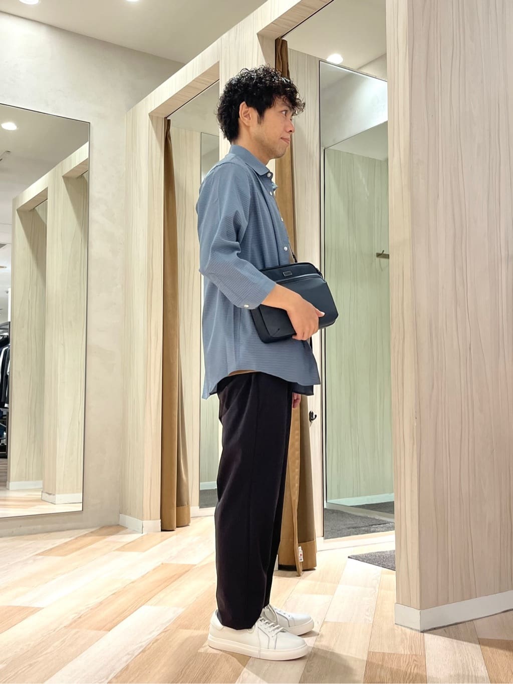 URAさんの「TAKEO KIKUCHI｜スマートキャリー3WAYミニショルダーバッグ」を使ったコーディネート