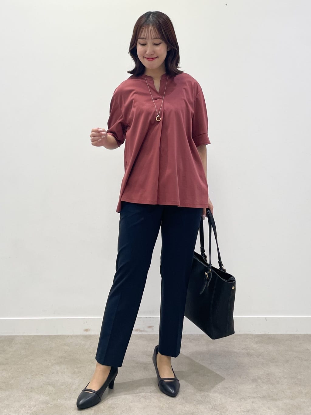 yukariさんの「Reflect｜【すっきり見え！長め丈／マシンウォッシュ可】スキッパーネックジャージトップス」を使ったコーディネート