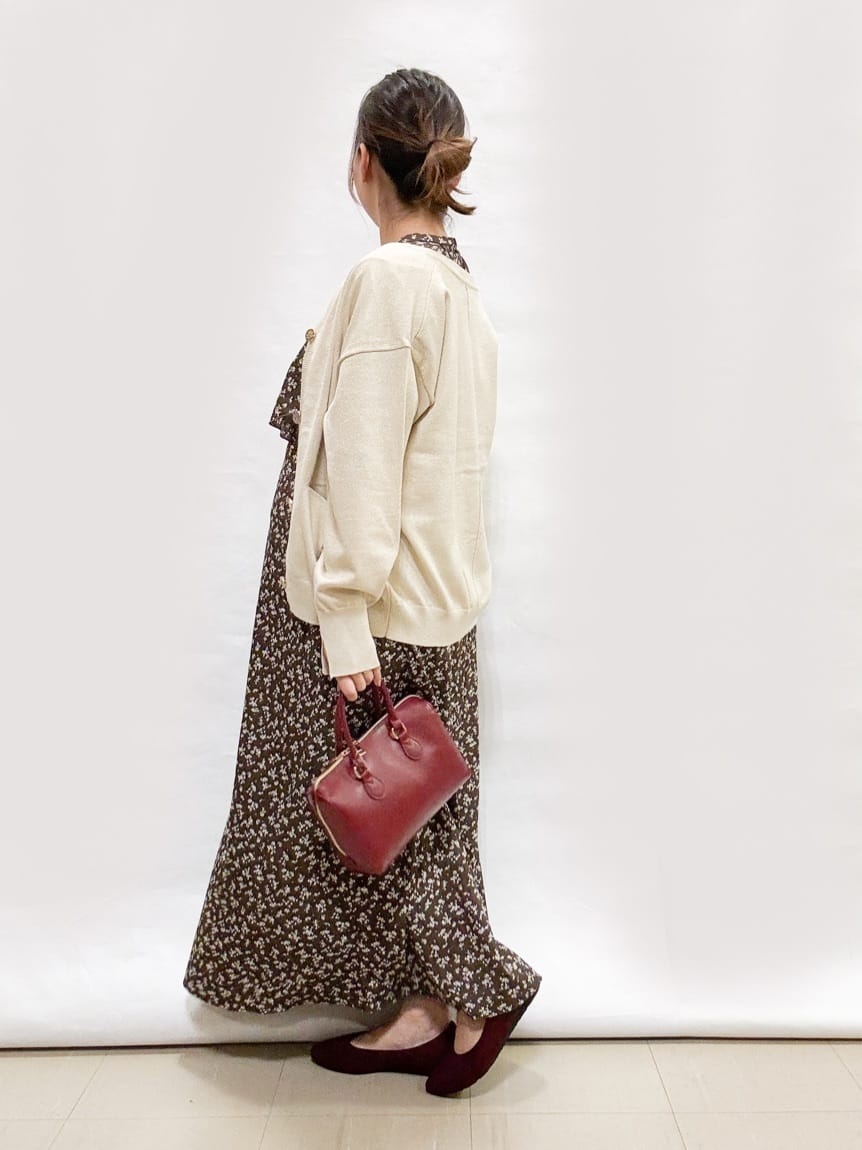 bulさんの「SHOO･LA･RUE｜【S-LL】クラシカルな 花柄ワンピース」を使ったコーディネート