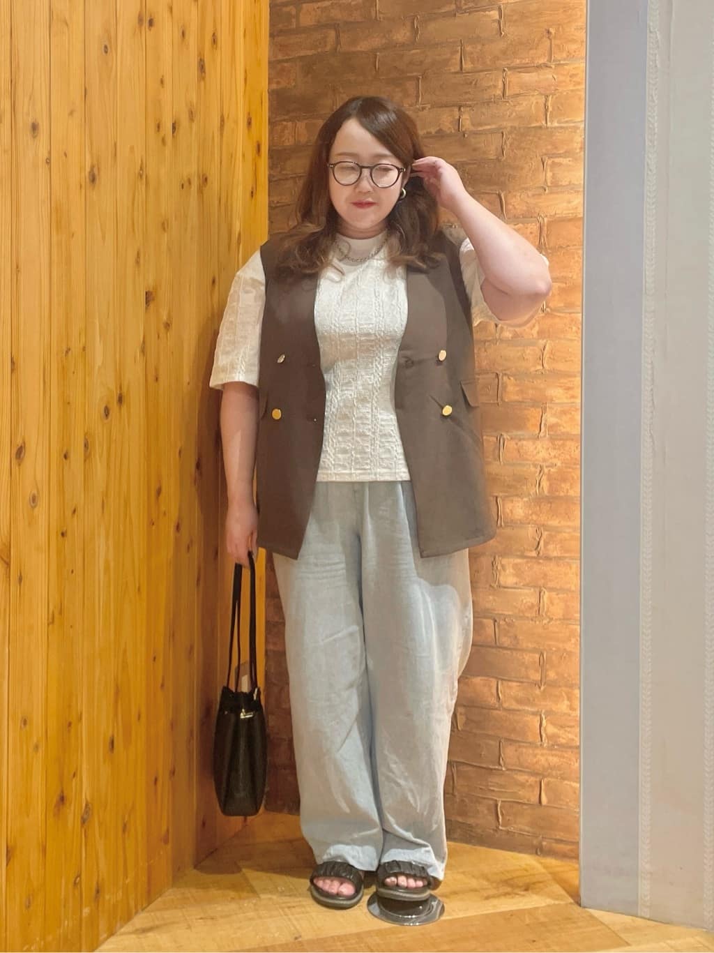 Risaさんの「SHOO･LA･RUE｜【S-LL/セットアップ可/洗濯後しわになりにくい】ダブルベスト」を使ったコーディネート