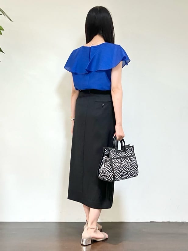 カレンさんの「UNTITLED｜【きれいめ/洗える/フリル】ラッフルシアーブラウス」を使ったコーディネート