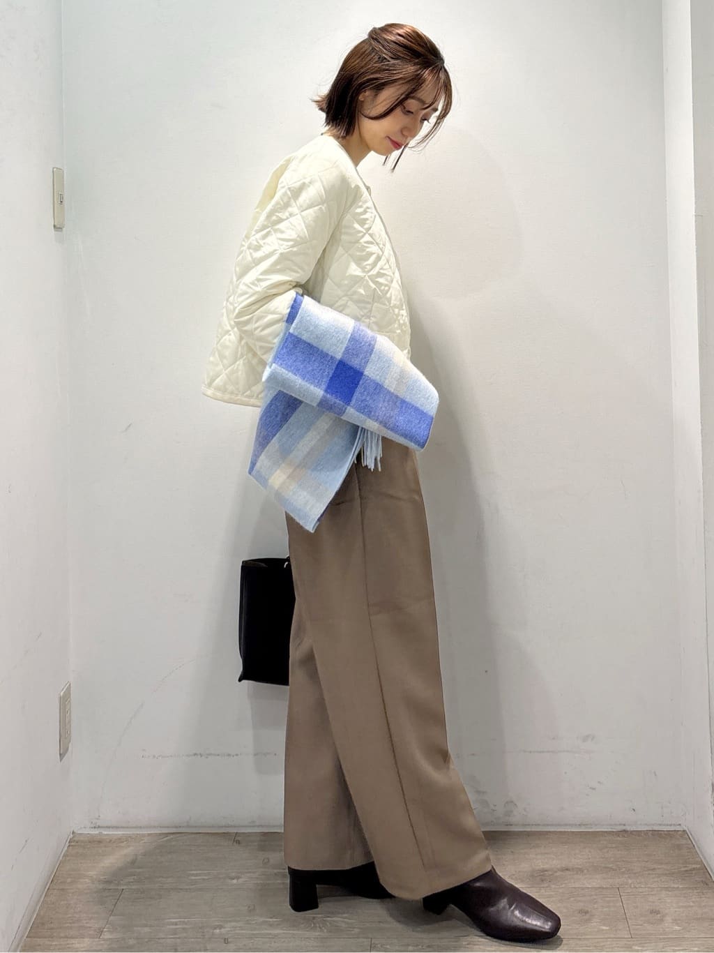 ぶまりんさんの「OPAQUE.CLIP｜ロングロゴTシャツ【洗濯機OK】」を使ったコーディネート