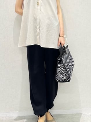 Miwaさんの「UNTITLED｜【接触冷感/吸水速乾】フレアバックシャンブラウス」を使ったコーディネート