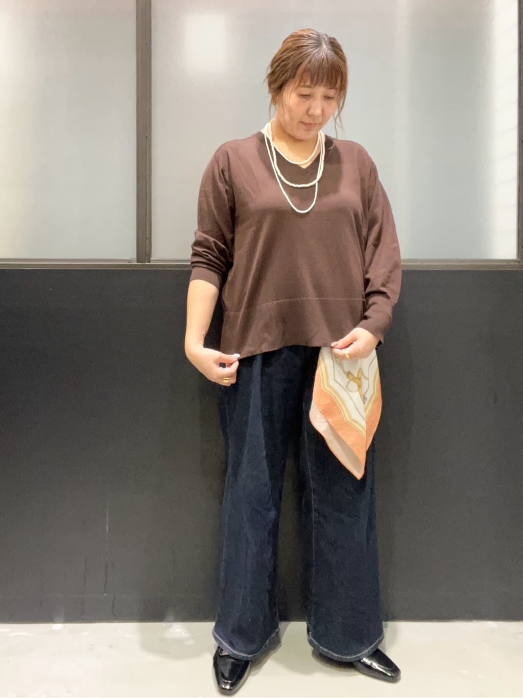 のん.Yさんの「OPAQUE.CLIP｜リラクシーVネックニット【洗濯機洗OK】《6col》」を使ったコーディネート