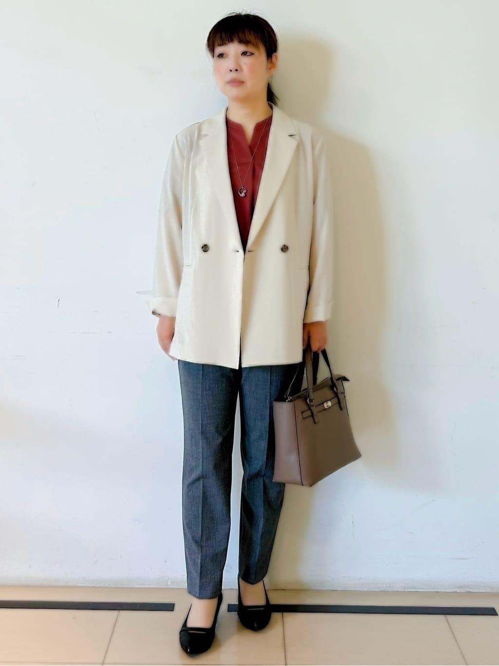 ひーさんの「Reflect｜【すっきり見え！長め丈／マシンウォッシュ可】スキッパーネックジャージトップス」を使ったコーディネート