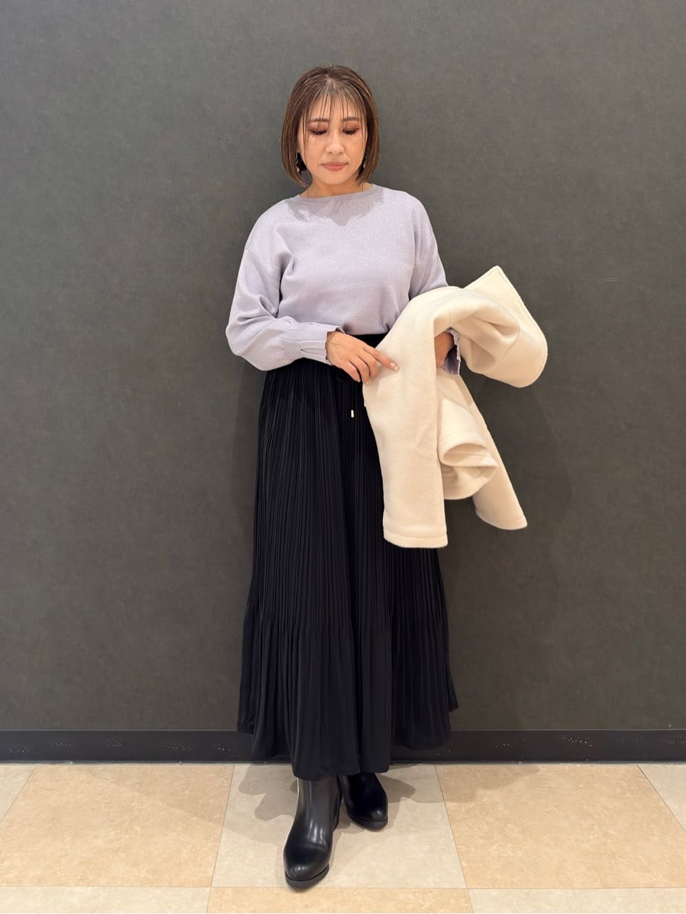 Megさんの「SHOO･LA･RUE｜キラキラバックストレッチブーツ」を使ったコーディネート
