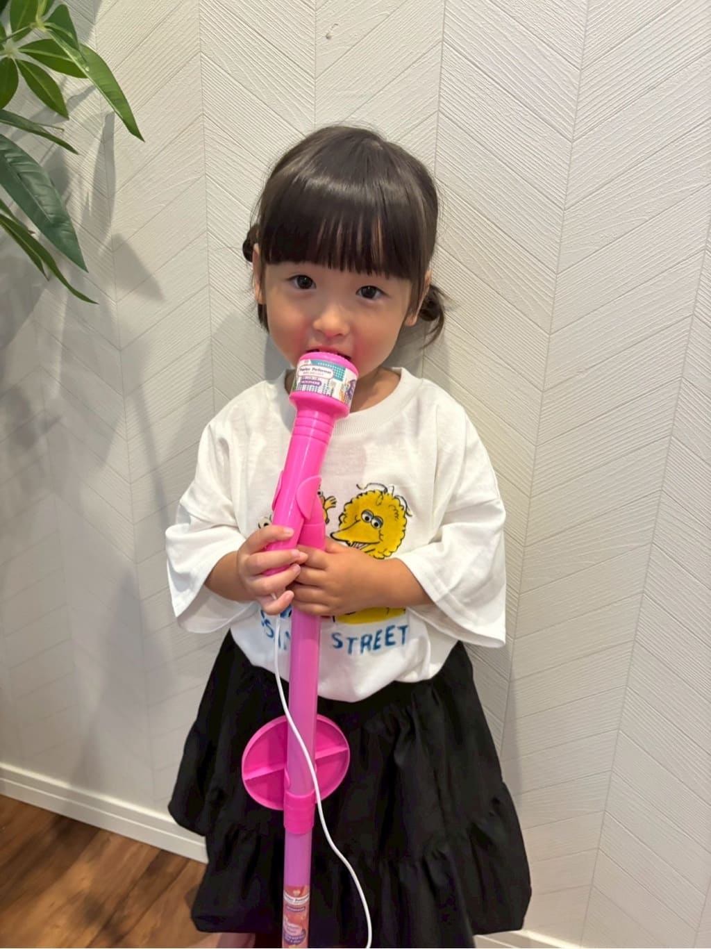 cherryさんの「THE SHOP TK｜【110-160】セサミストリートTシャツ／親子リンク」を使ったコーディネート