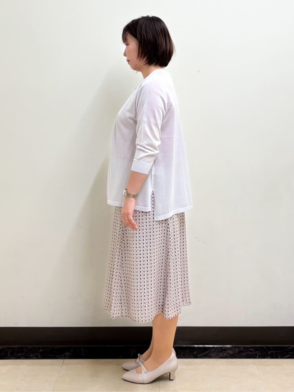 ミヨさんの「Reflect｜◆【WEB先行カラーあり／手洗い可】涼しげスリットカーディガン」を使ったコーディネート
