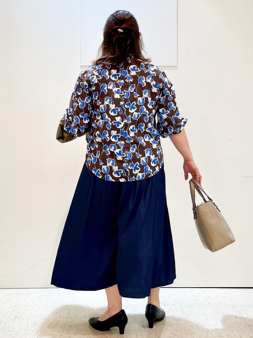 kimmyさんの「Reflect｜【ジャケットのインナーにおすすめ◎】花柄タックデザインブブラウス」を使ったコーディネート