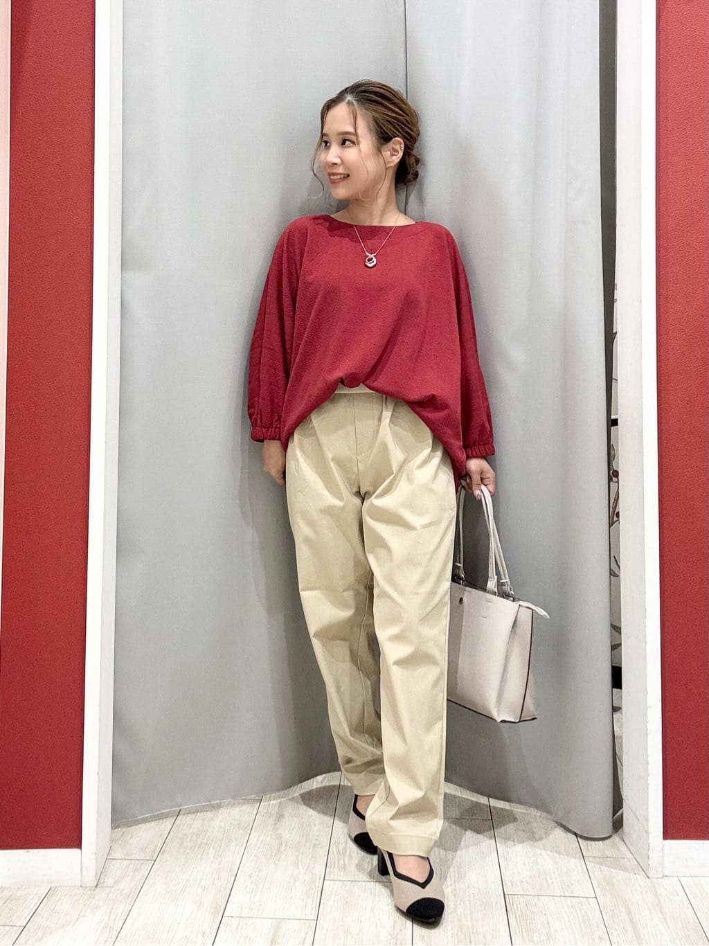 shioさんの「SHOO･LA･RUE｜【洗える/S-LL/美脚シルエット】ハイパーストレッチ テーパードパンツ」を使ったコーディネート