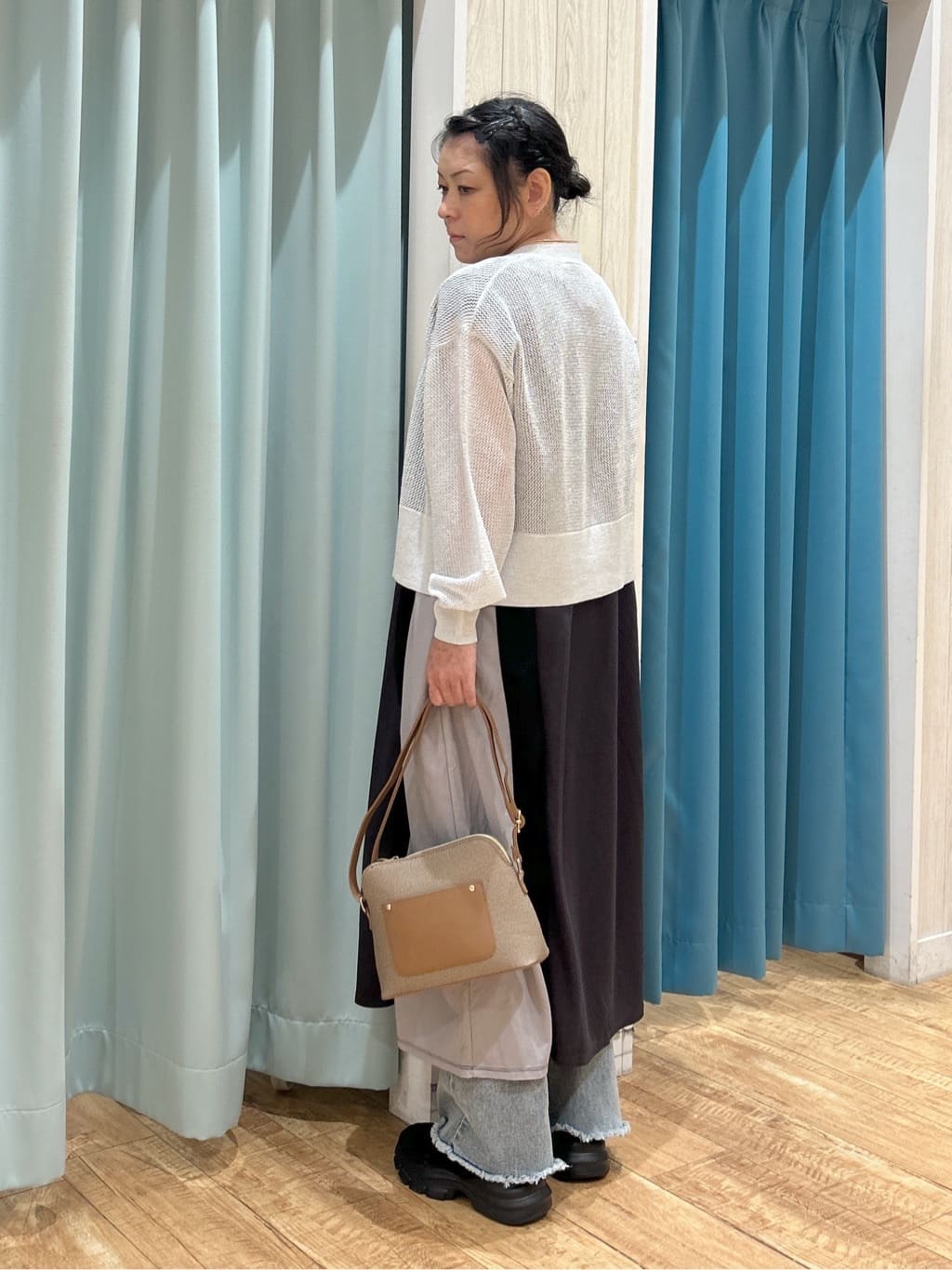 わかさんの「SHOO･LA･RUE｜【S-LL/ひんやり】全身すっきり見えが楽に叶う サイド切替 バイカラーAラインワンピース」を使ったコーディネート