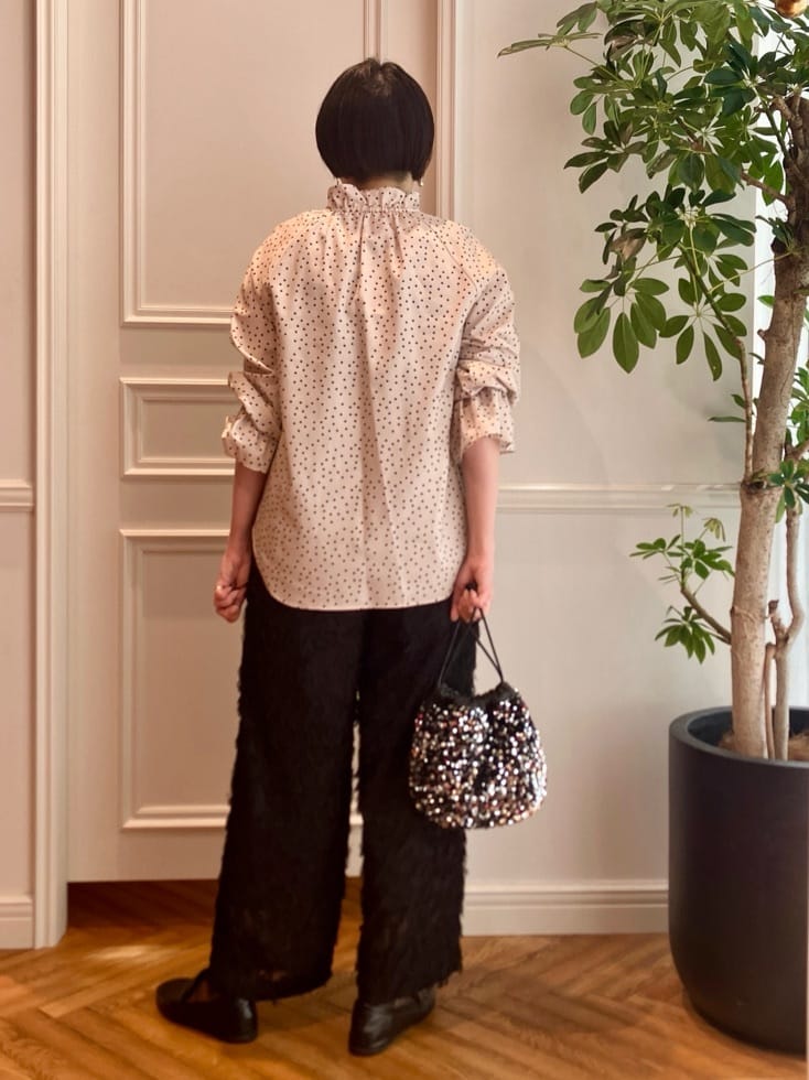 konominさんの「DRESSTERIOR｜スパンコール2WAY巾着バッグ」を使ったコーディネート