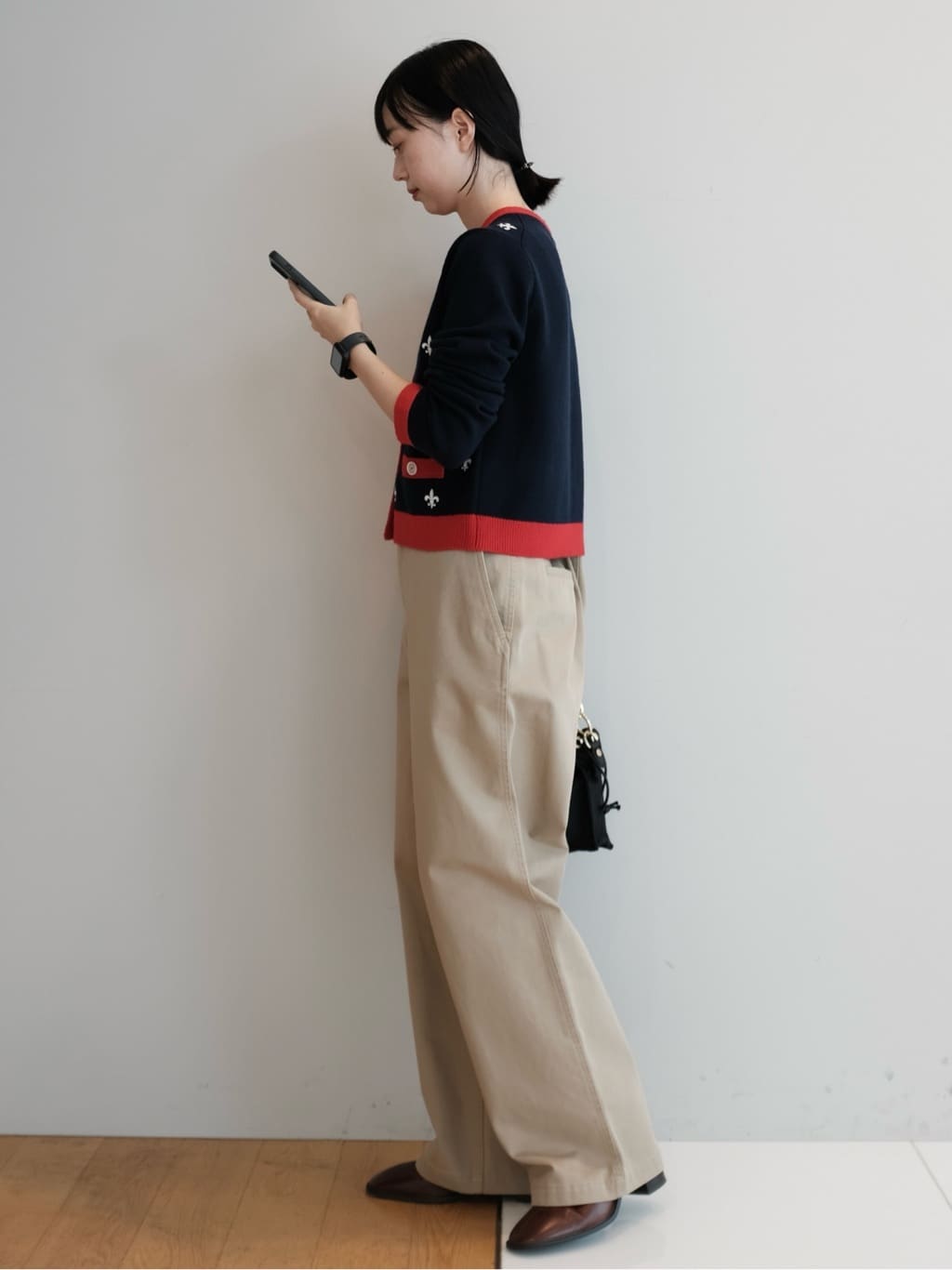 Kishimotoさんの「DRESSTERIOR｜◆リリィクレストカーディガン」を使ったコーディネート