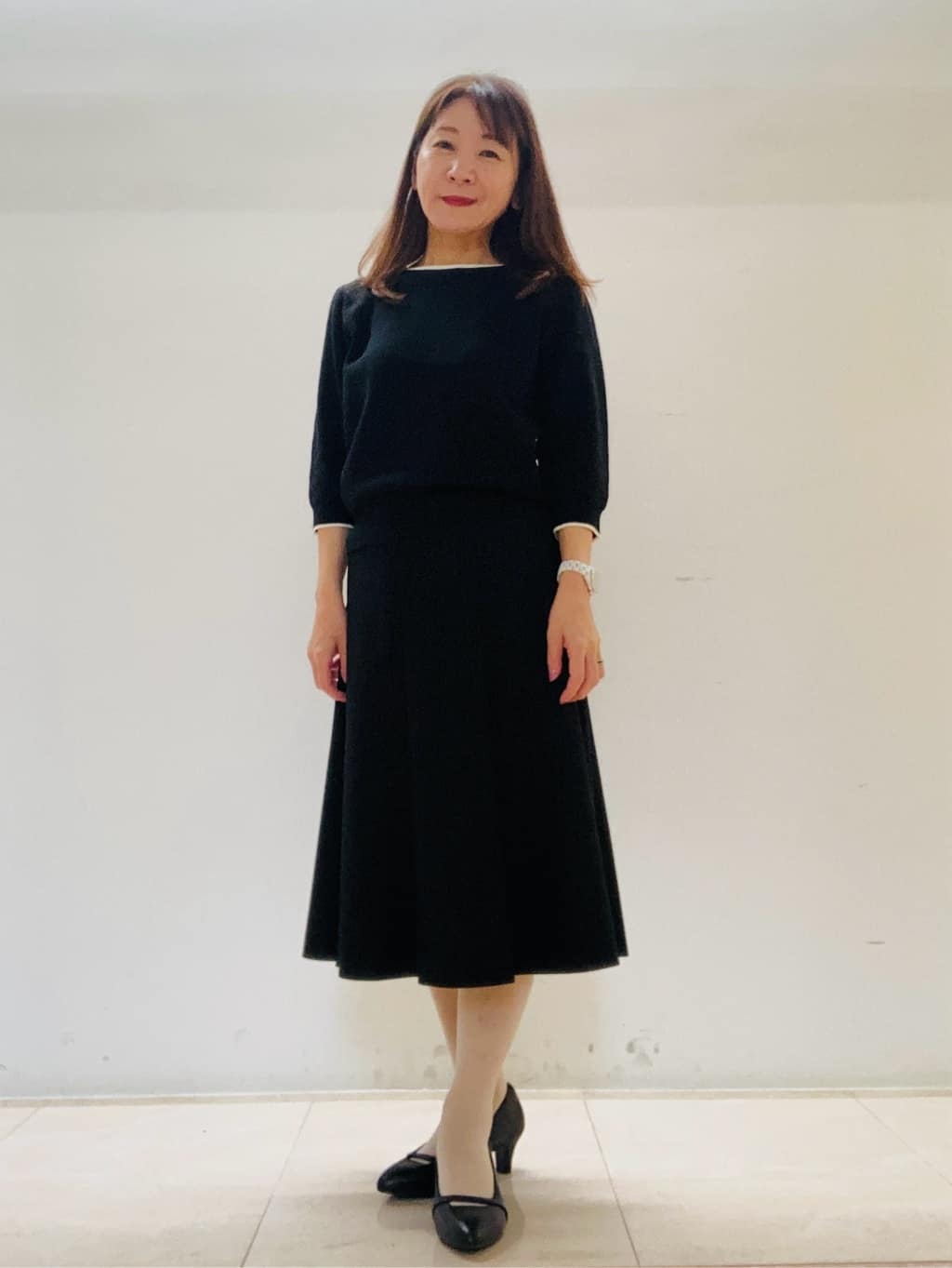 kurodaさんの「Reflect｜【秋映え／単品使い◎／すっきり見え】ブローチ付きニットアンサンブル」を使ったコーディネート