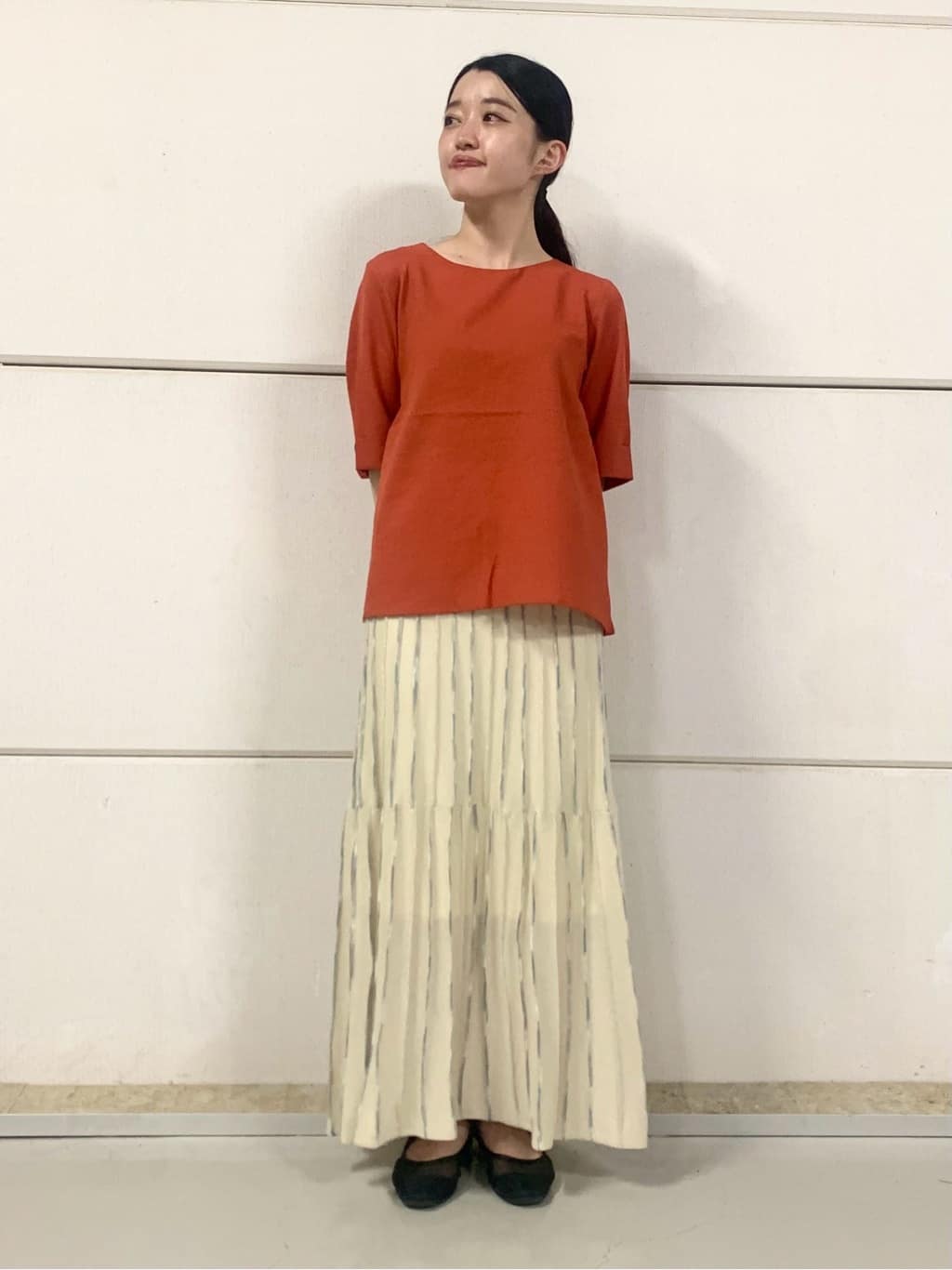 sahoさんの「THE SHOP TK｜麻調メッシュブラウス【二の腕カバー/洗える】」を使ったコーディネート