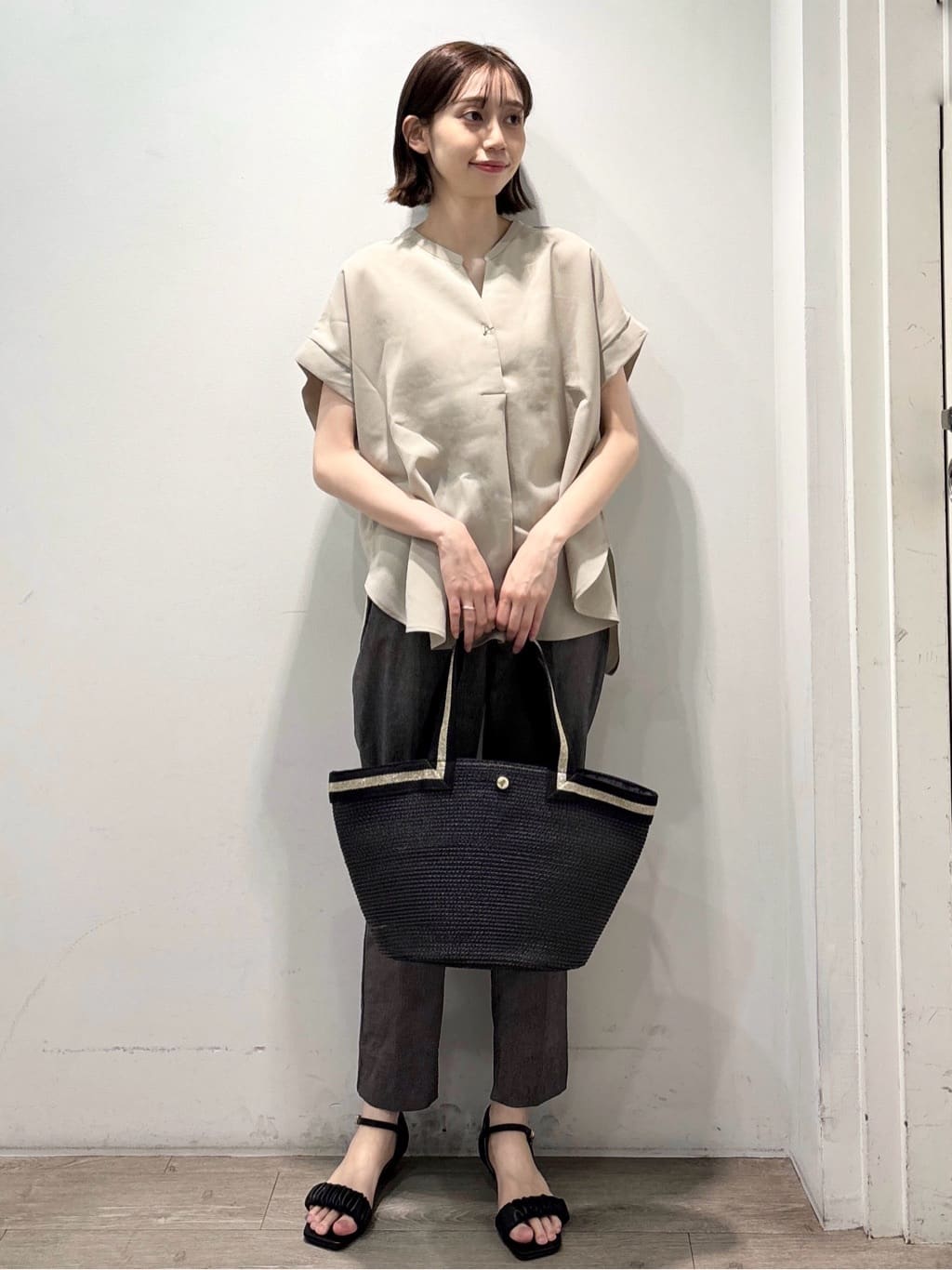 ぶまりんさんの「OPAQUE.CLIP｜《7色展開／SS-LLサイズ》ストレッチスキッパーブラウス／セットアップ対応【洗濯機洗い可／防シワ】」を使ったコーディネート