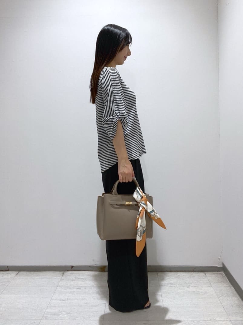 meiさんの「INDIVI｜【UVケア／吸汗速乾】凹凸素材ねじり袖トップス」を使ったコーディネート