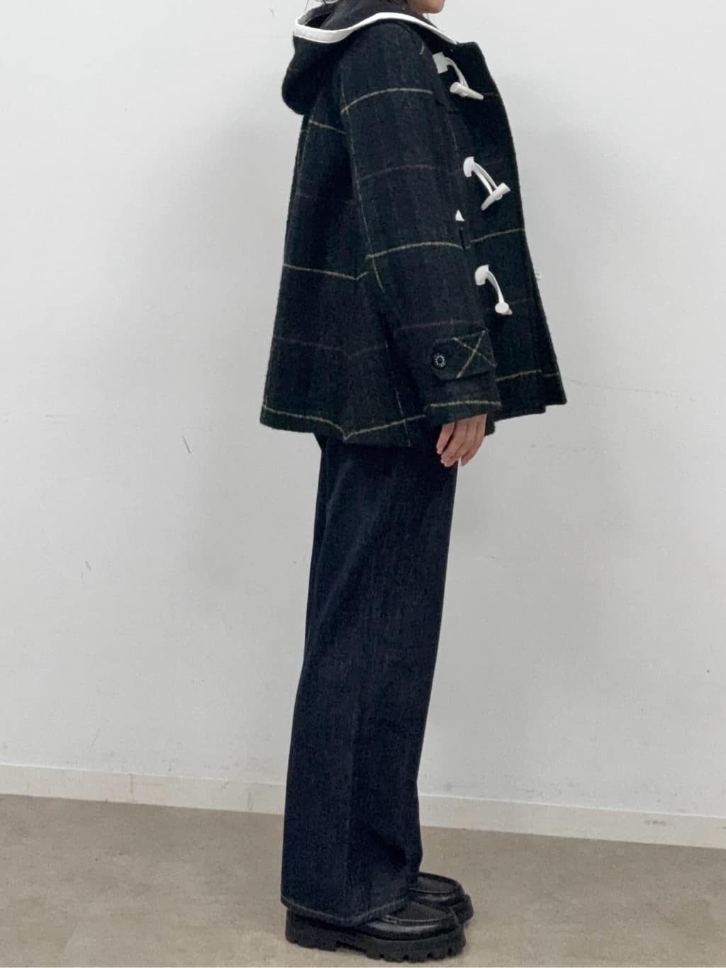 BUNさんの「DRESSTERIOR｜アルパカブレンドVネックニット」を使ったコーディネート