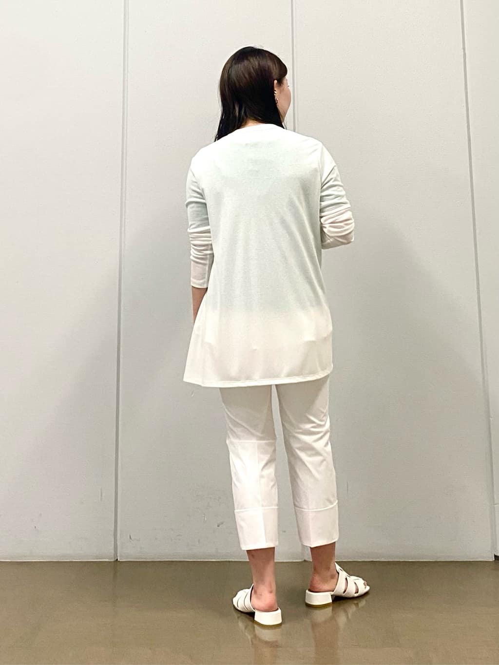 misakiさんの「INDIVI｜【洗える／レイヤードにも活躍】ペプラムインナートップス」を使ったコーディネート