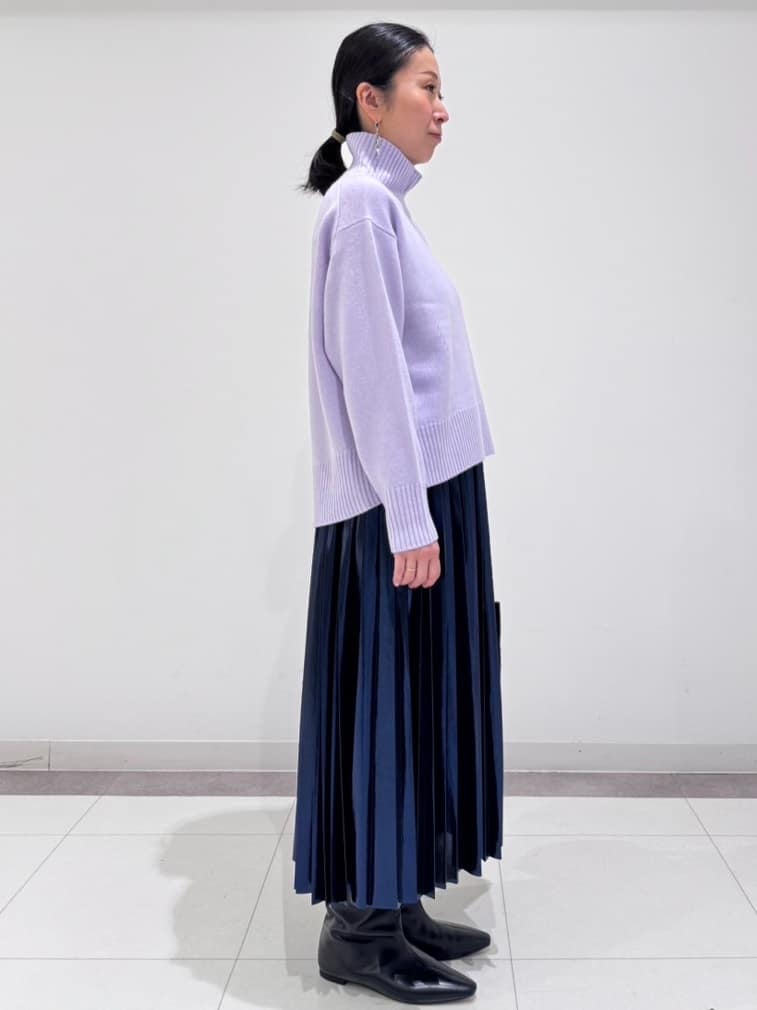 MIYAKAWAさんの「DRESSTERIOR｜◆【洗える/ストレッチ性/オンオフ】箔プリントプリーツスカート」を使ったコーディネート