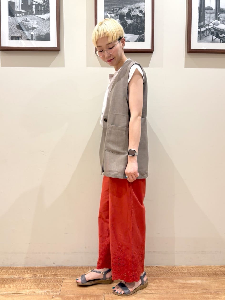 Ayumiさんの「SHOO･LA･RUE｜【S-LL/洗濯後しわになりにくい】上品にきれい見え スラブギャザーブラウス」を使ったコーディネート