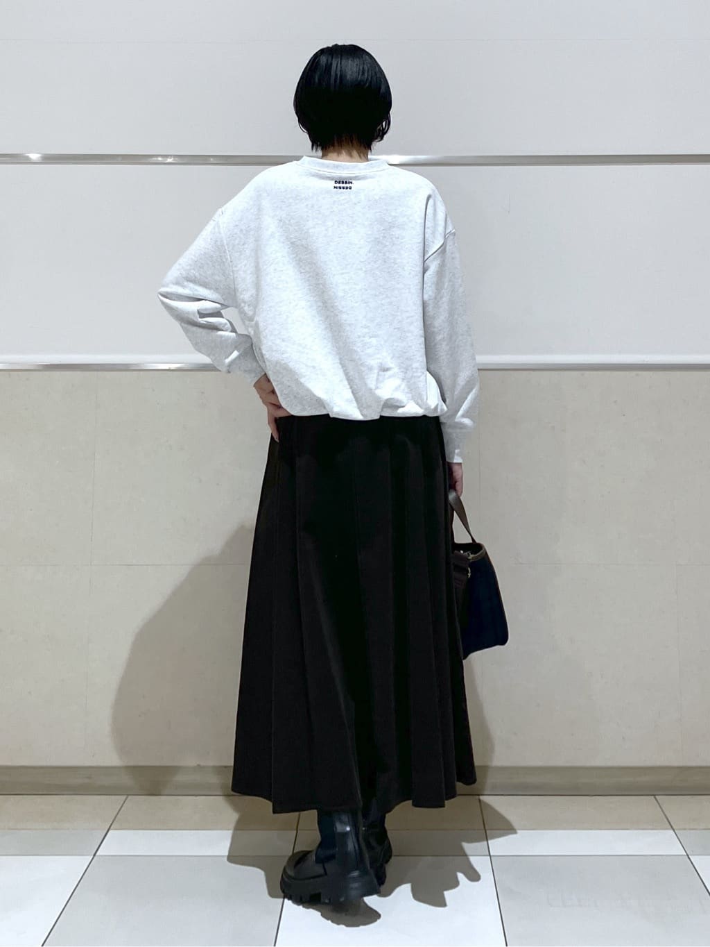eriko さんの「Dessin｜【洗える】バルーンシルエットミニ裏毛プルオーバー」を使ったコーディネート