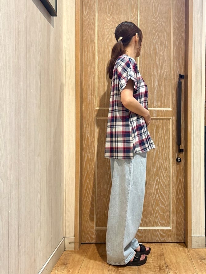 KAORIさんの「SHOO･LA･RUE｜【S-LL】きれいに体型カバー さらシャリコットン スキッパーシャツ」を使ったコーディネート
