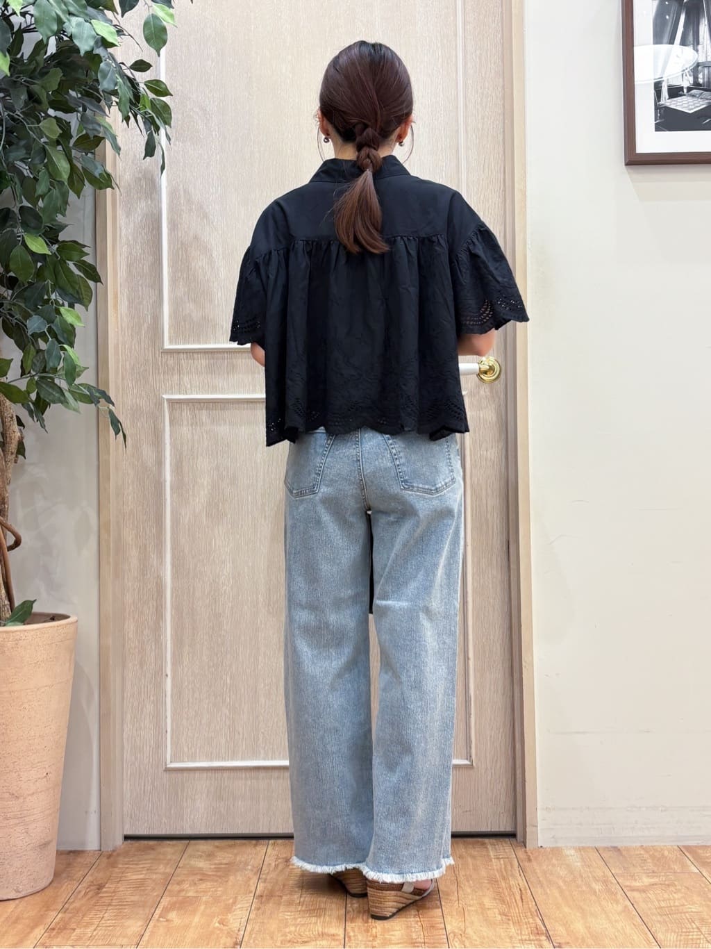 なみさんの「SHOO･LA･RUE｜コーデの主役になる スカラップレースブラウス」を使ったコーディネート