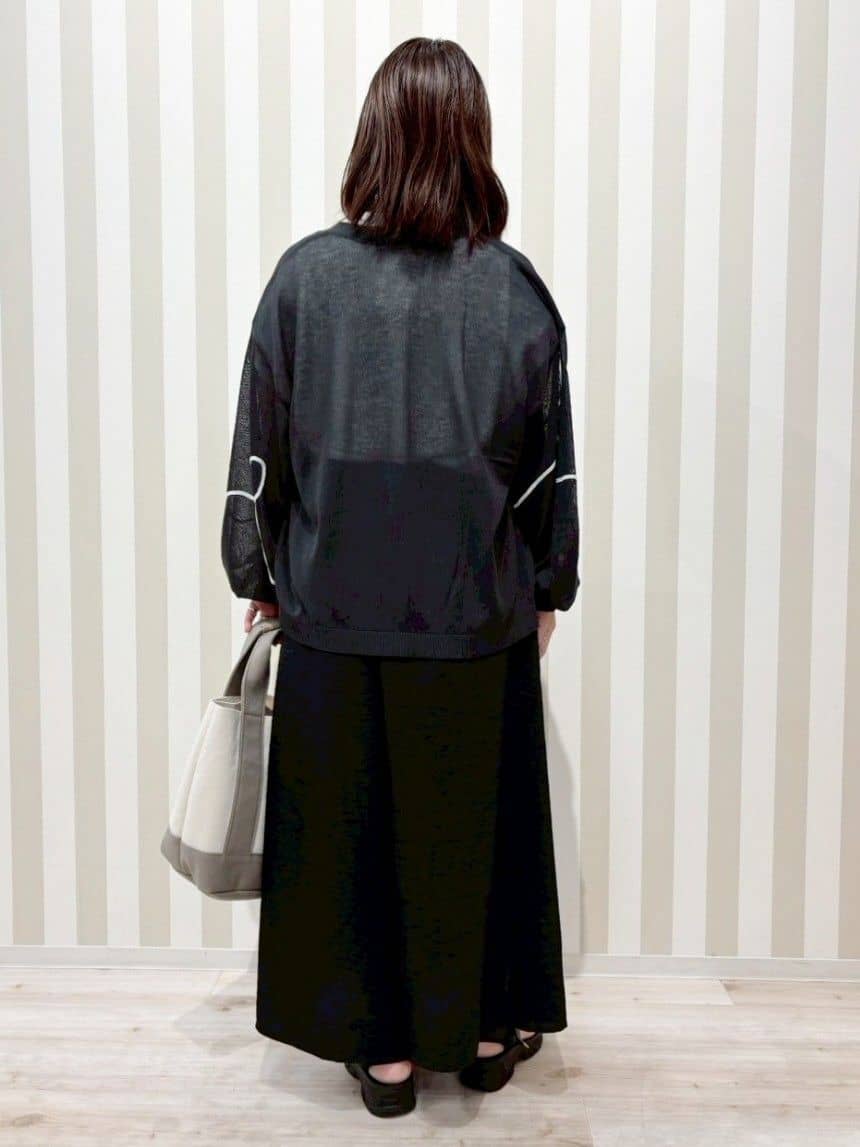 ゆーんさんの「SHOO･LA･RUE｜ニュアンスデザインがこなれ見え 刺繍デザイン シアーカーディガン」を使ったコーディネート