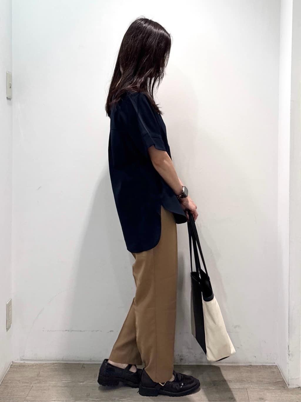 yuicciさんの「OPAQUE.CLIP｜《5色展開／SS-LLサイズ》スキッパー金ボタンブラウス／セットアップ対応【防シワ／ストレッチ／洗濯」を使ったコーディネート