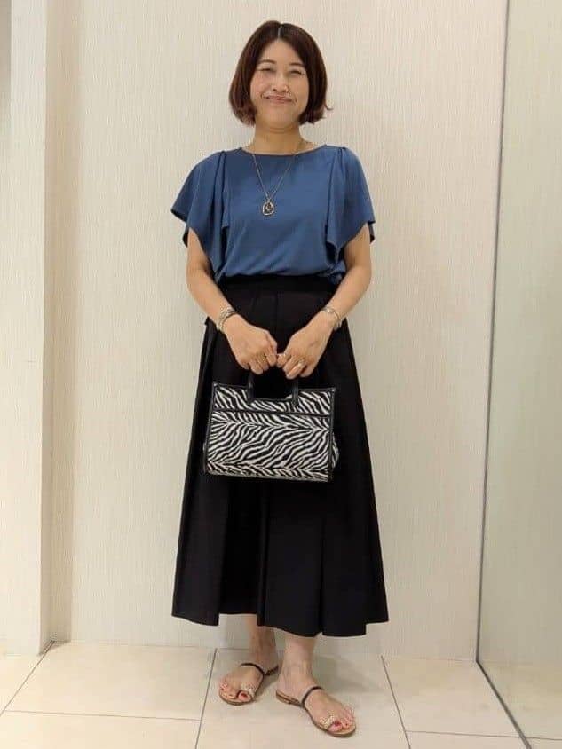 u-macoさんの「UNTITLED｜【きれいめ／接触冷感／日本製】ハンカチスリーブプルオーバー」を使ったコーディネート