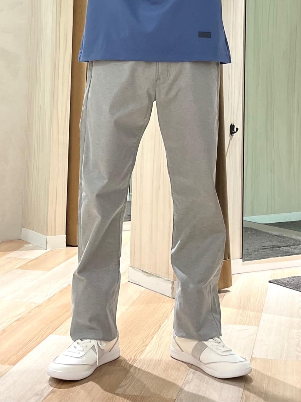 URAさんの「TAKEO KIKUCHI｜【Made in JAPAN】播州織 ストレッチ パンツ」を使ったコーディネート