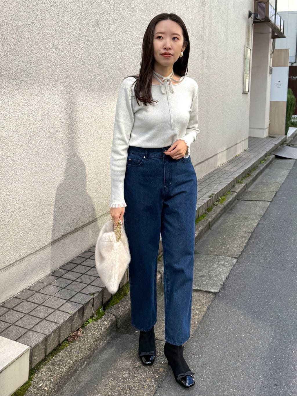 teiさんの「Couture brooch｜フェイクファーチェーンバッグ」を使ったコーディネート
