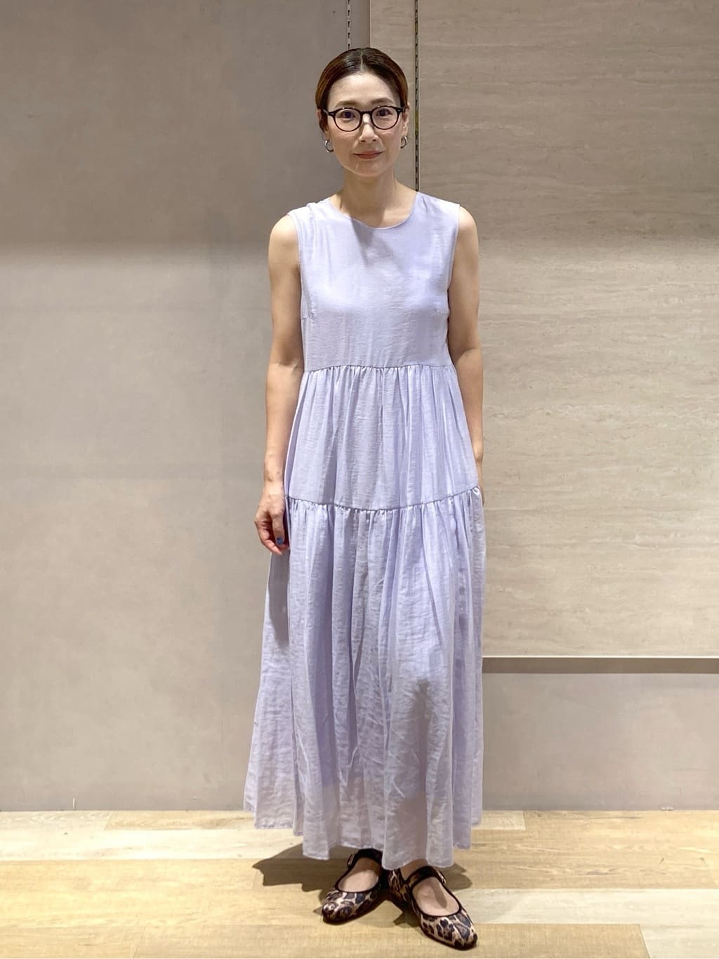 たけねぇさんの「OPAQUE.CLIP｜麻混シアーギャザーティアードワンピース【洗濯機洗い可】」を使ったコーディネート