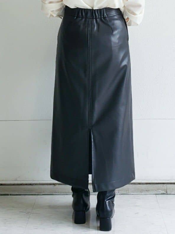 Riaさんの「index｜《andGIRL掲載》フェザーペプラムジレ【洗濯機OK／抗ピル】」を使ったコーディネート