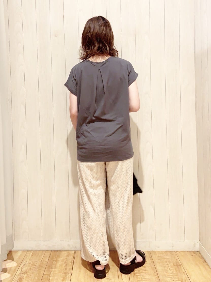 あいこさんの「SHOO･LA･RUE｜【S-LL】クロシェ風レースイージーワイドパンツ」を使ったコーディネート