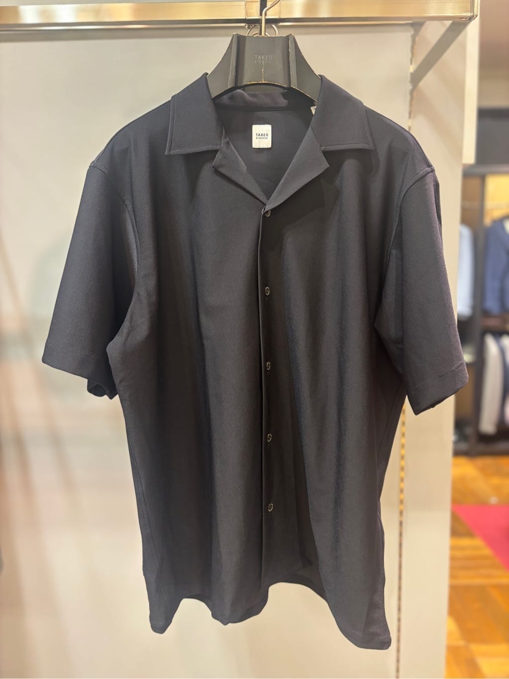 ヒナさんの「TAKEO KIKUCHI｜【COOL CITY WEAR】エアートール オープンカラーシャツ /接触冷感・通気性」を使ったコーディネート