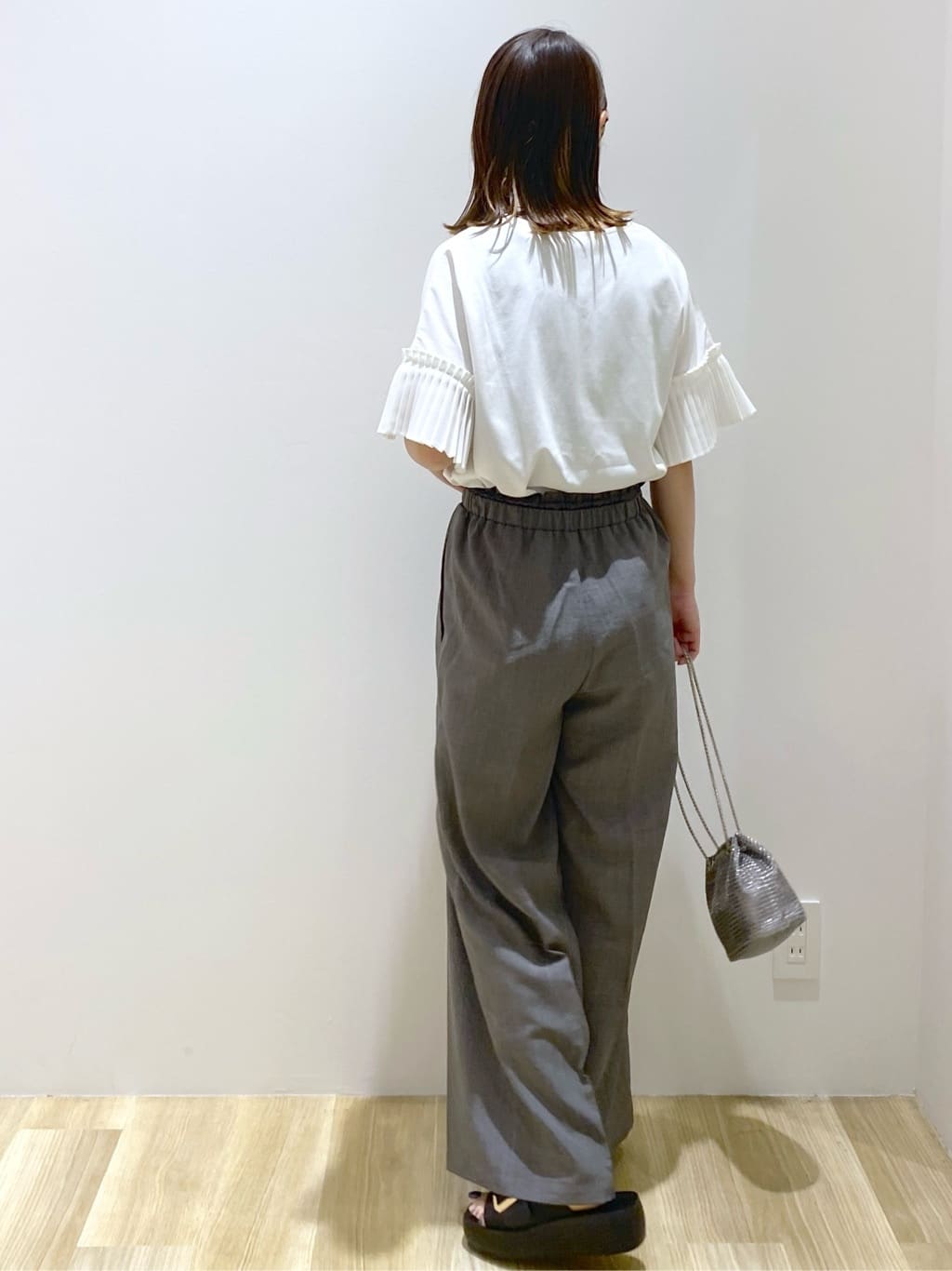 えりさんの「OPAQUE.CLIP｜プリーツスリーブドッキングトップス【洗濯機洗い可】」を使ったコーディネート