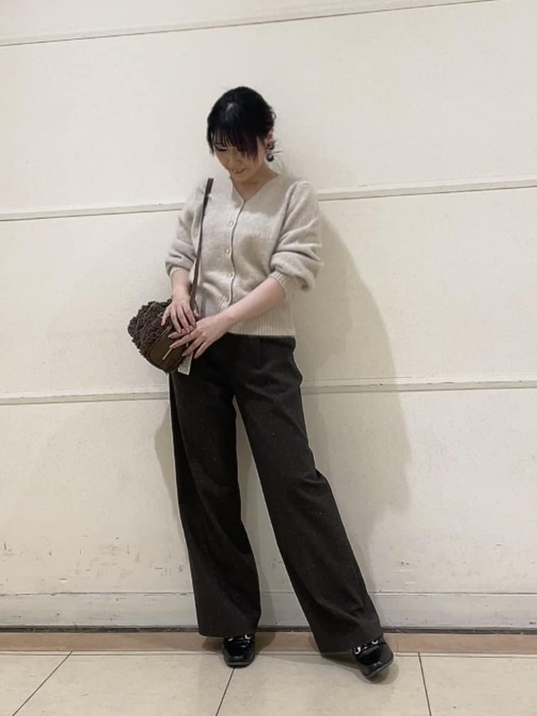 watanabeさんの「UNTITLED｜【ふわふわニット/前後2WAY】フォックスカシミヤカーディガン」を使ったコーディネート