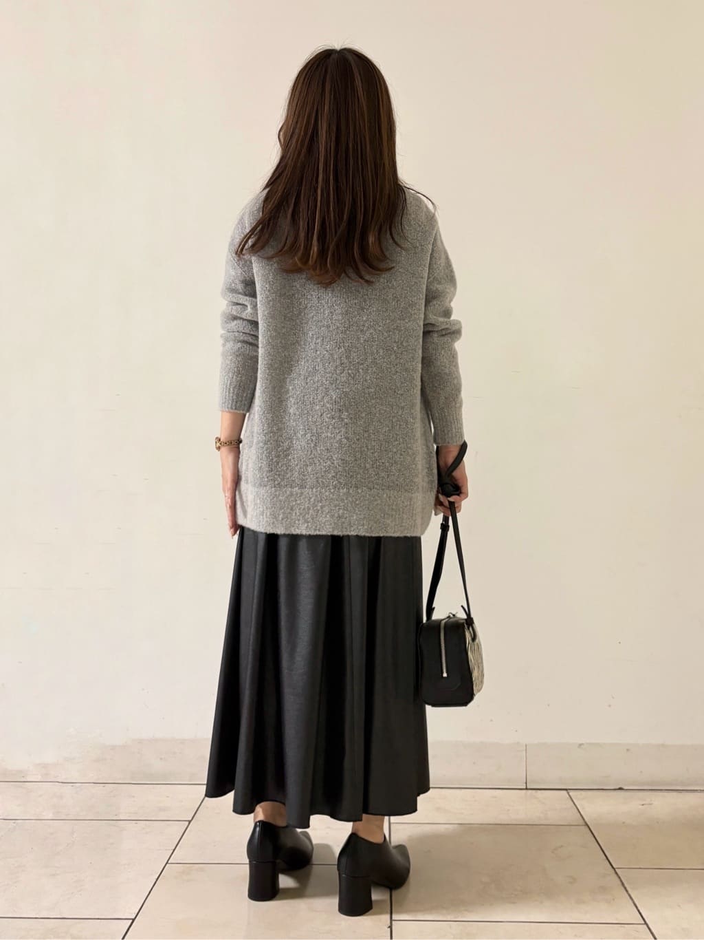kahoさんの「INDIVI｜【エアリー素材】ブークレ着流しニットカーディガン」を使ったコーディネート