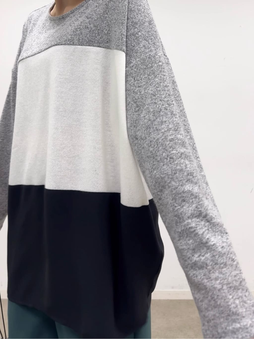 𝐜𝐡𝐢𝐤𝐚さんの「SHOO･LA･RUE｜【S-3L/洗濯後しわになりにくい】スマートに見える イージーテーパードパンツ」を使ったコーディネート