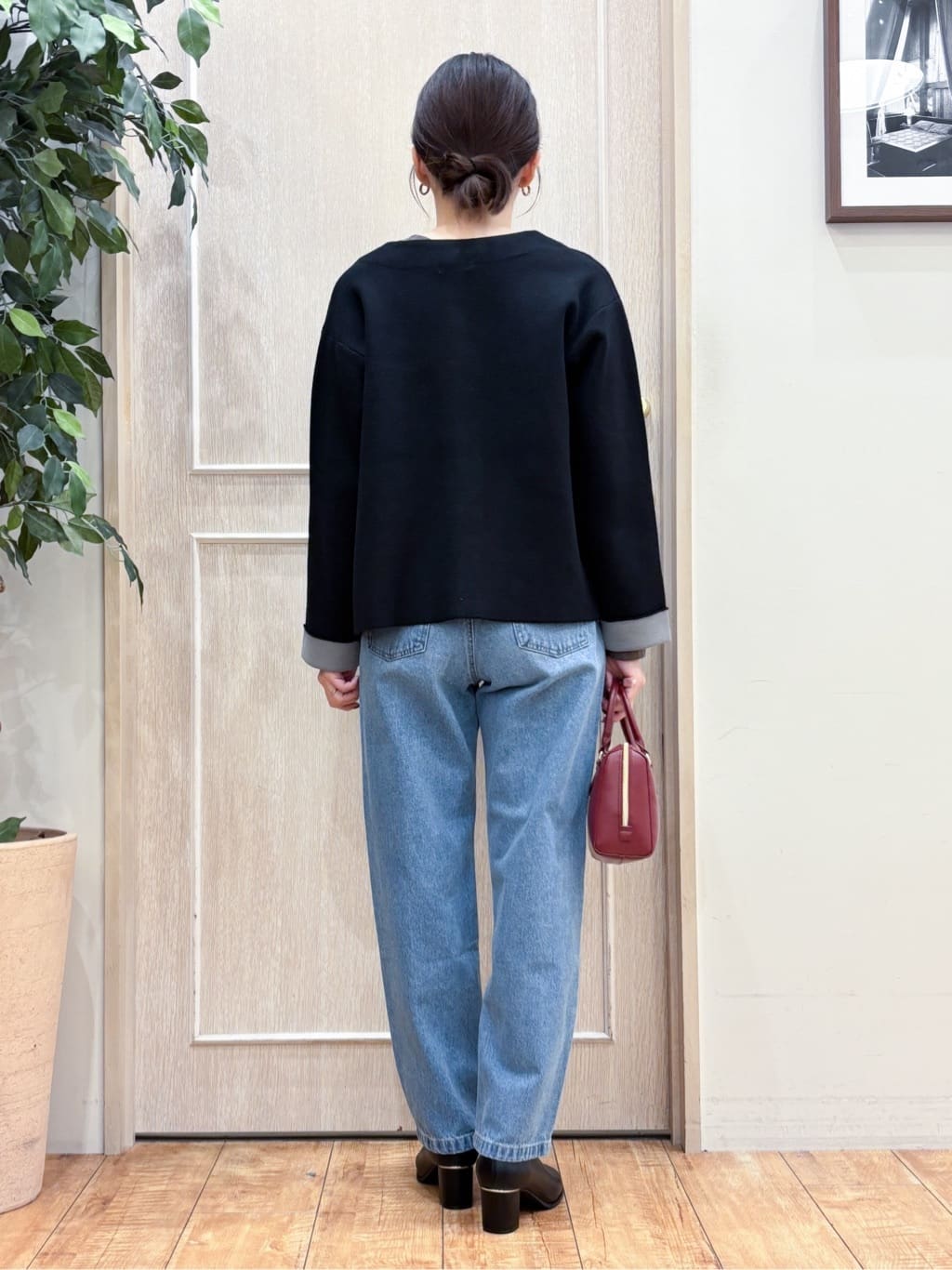 なみさんの「SHOO･LA･RUE｜【S-LL】程よくゆったりな 柔らかデニムテーパードパンツ」を使ったコーディネート
