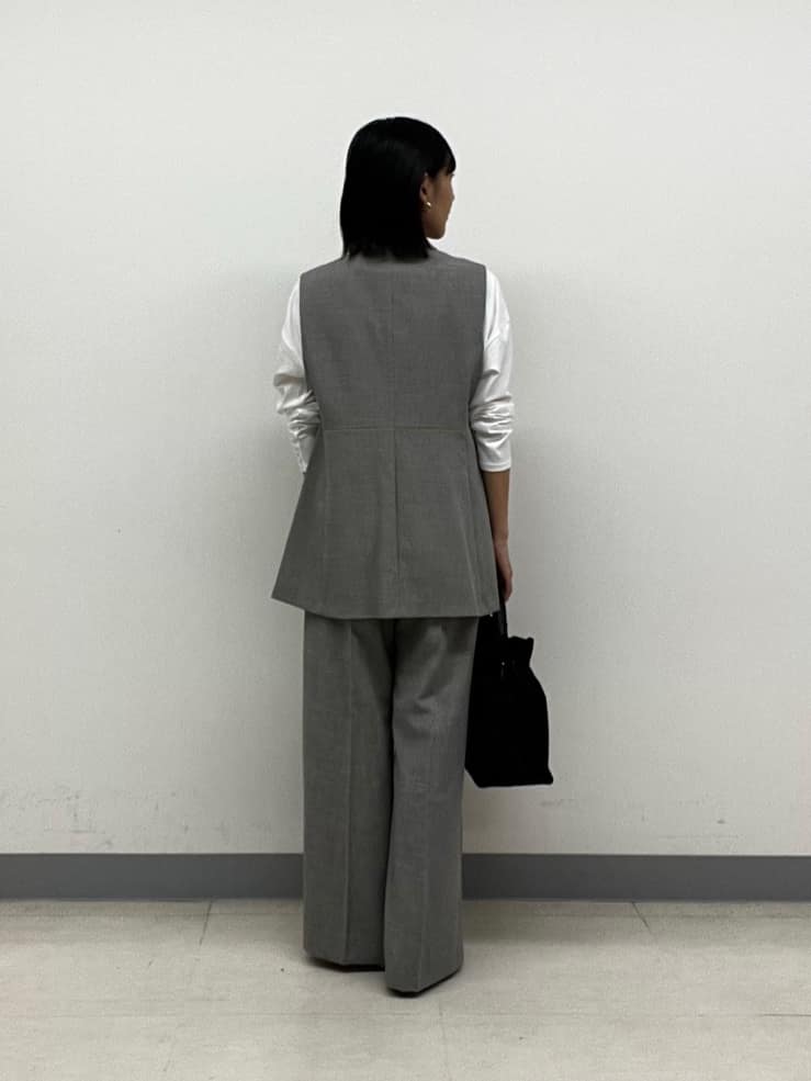 hinanoさんの「INDIVI｜【セットアップ可能】凹凸ストレッチ素材テーラードカラージレジャケット」を使ったコーディネート
