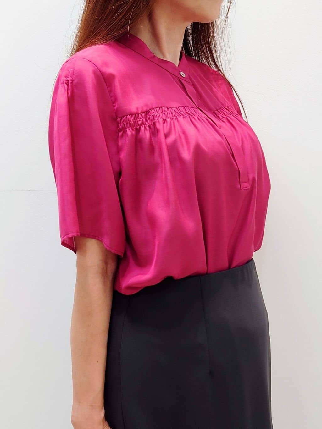 yoshiさんの「Reflect｜【選べる5色◎／マシンウォッシュ可】シャーリングデザインブラウス」を使ったコーディネート
