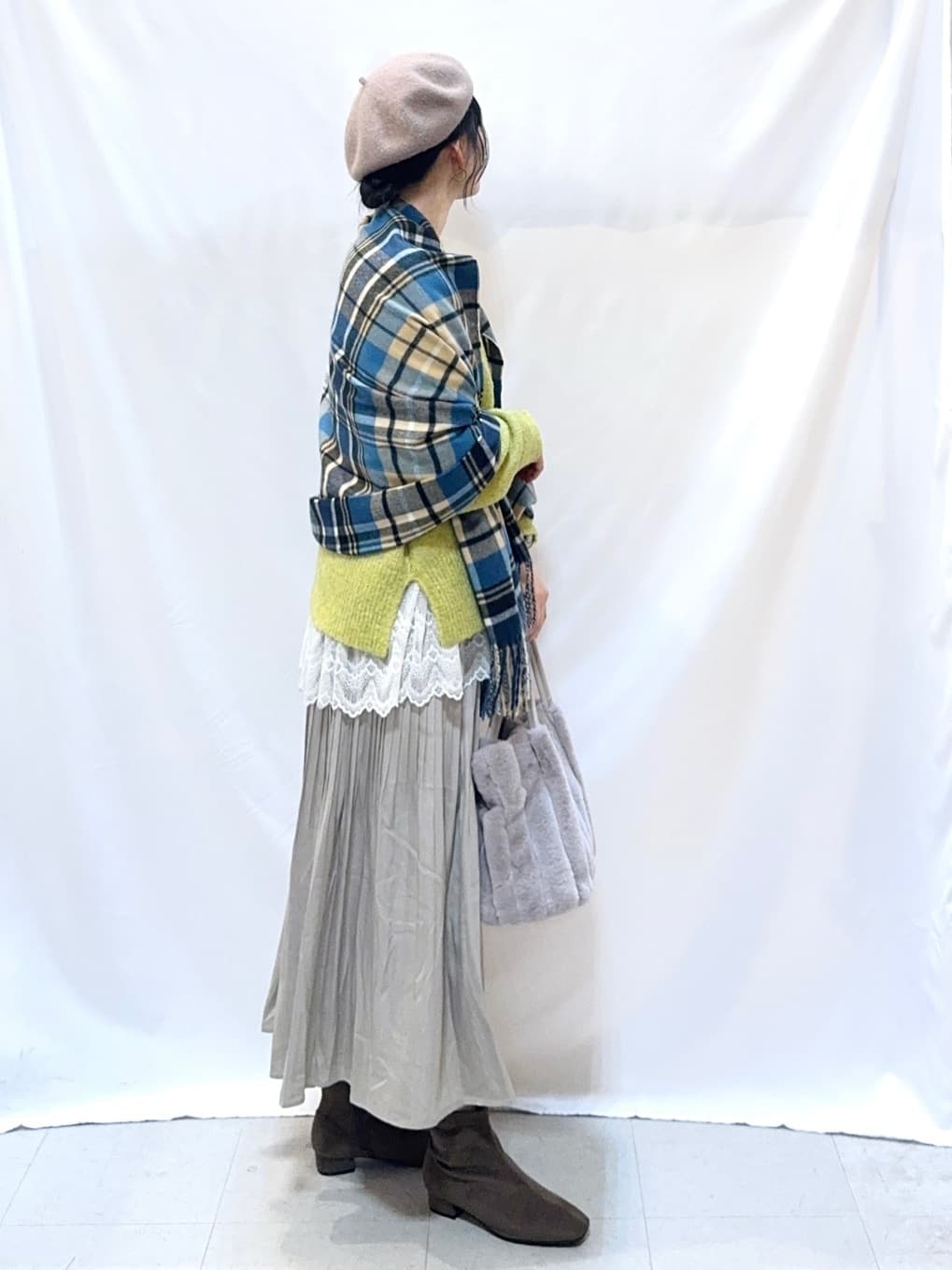𝐇𝐢𝐫𝐨𝐦𝐢さんの「SHOO･LA･RUE｜裾フリルレイヤードトップス」を使ったコーディネート