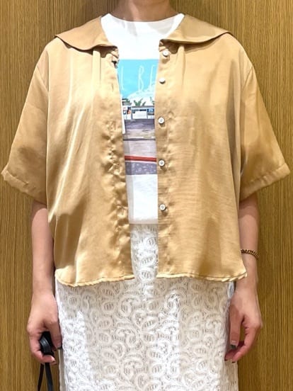 chiakiさんの「OPAQUE.CLIP｜ヴィンテージサテンセーラーカラーブラウス【洗濯機洗い可】」を使ったコーディネート
